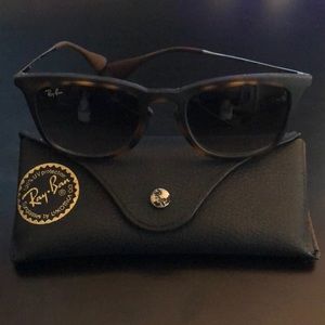 Ray-Ban “New Wayfarer” in Tortoise